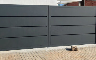 Qué ventajas tiene una puerta metálica a medida frente a una puerta estándar